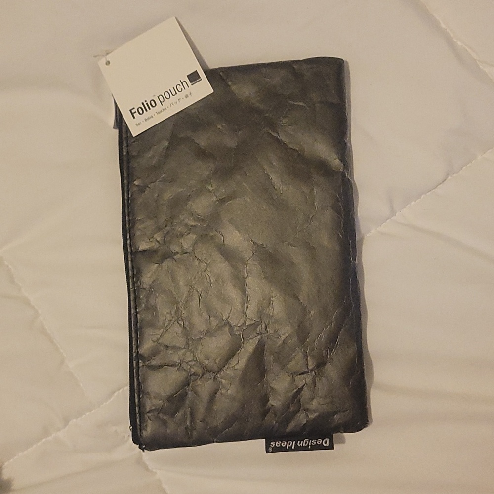 Folio pouch